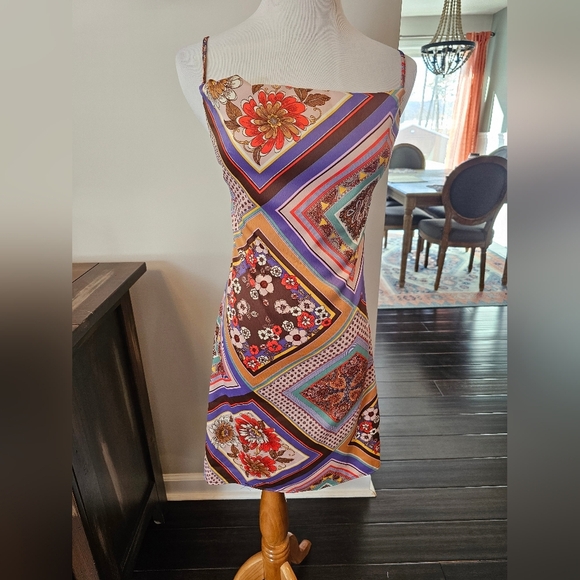 Urban Outfitters Mallory Slip Dress Size XS Scarf Print Form Fitting Back Zipper - Picture 2 of 10